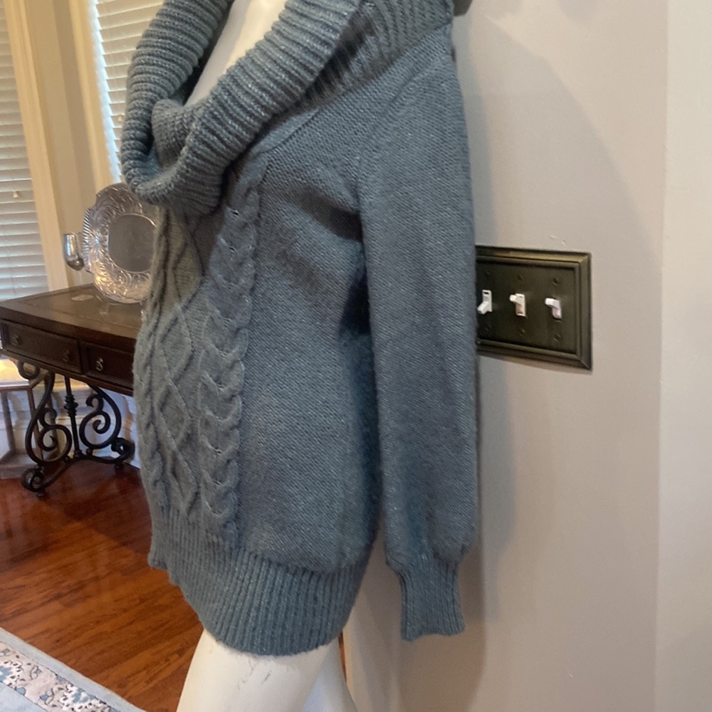 BCBGMAXAZRIA Cowlneck Wool blend Chunky cable design. Women’s medium powder blue